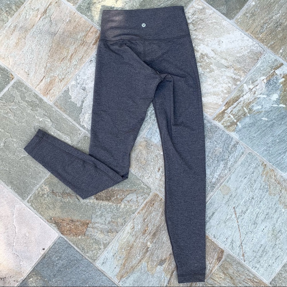 Lululemon Wunder Under size 6 leggings